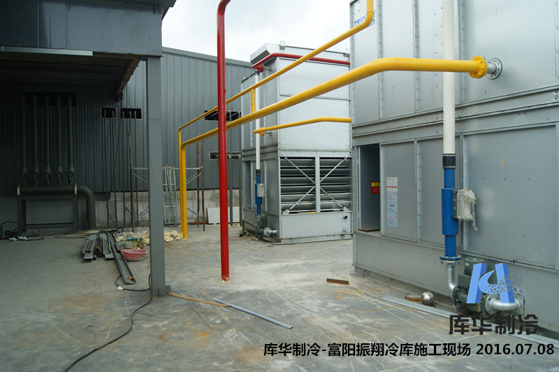 資深冷庫(kù)建造師魏工帶領(lǐng)浙大師生參觀(guān)冷庫(kù)蒸發(fā)式冷凝器